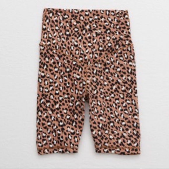 Aerie OFFLINE Real Me Crossover 7" Bike Shorts - Picture 1 of 10